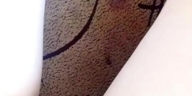 amateur,cumshot,feet,masturbation,pussy,solo,squirt,teen,wet pussy