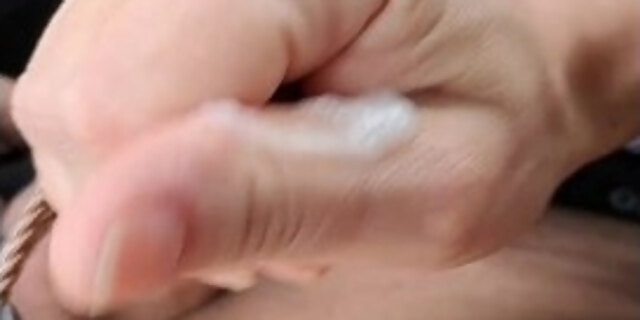 amateur,brunette,car,couple,cumshot,handjob,italian,public