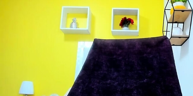 amateur,brunette,fingering,latin,masturbation,softcore,solo,webcam