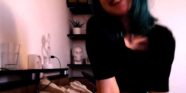 amateur,brunette,homemade,small tits,softcore,solo,teen,webcam