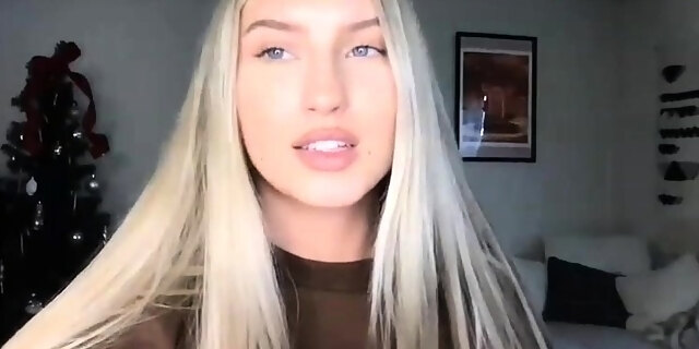 ass,brunette,masturbation,solo,webcam